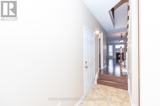 Building Photo - 322 Applecross Crescent