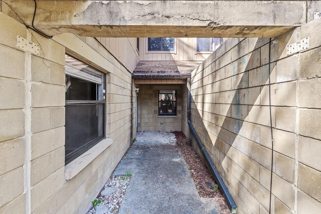 Foto del edificio - 6926 SW 45th Ave