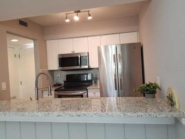Building Photo - 5101 Eaglesmere Dr