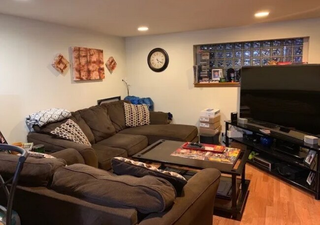 Foto del edificio - 3647 N Newland Ave