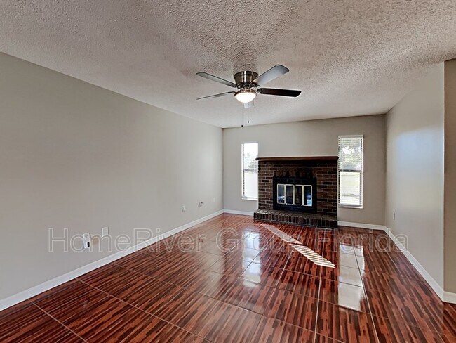 Building Photo - 714 Tahiti Dr