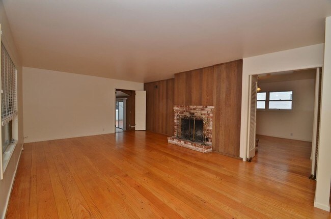 Building Photo - 100 Morningside Dr