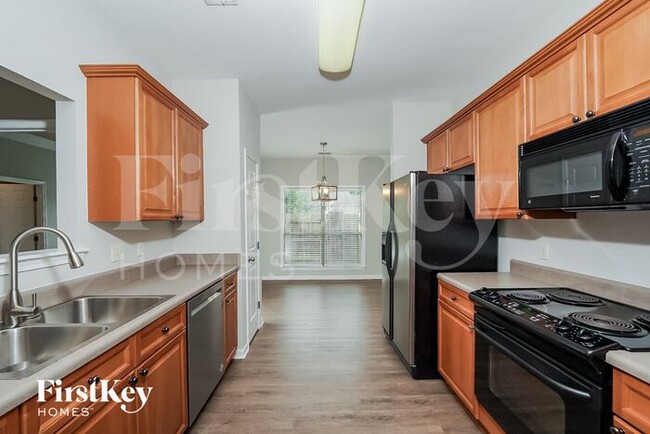 Building Photo - 777 Forest Lakes Dr