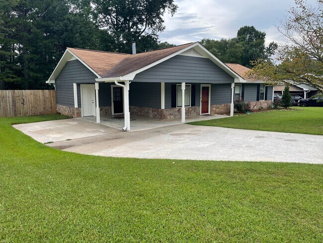 Foto del edificio - Nice 3/2 House in Armuchee- $1,895