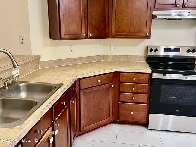 Building Photo - 12665 Brown Jersey Ct