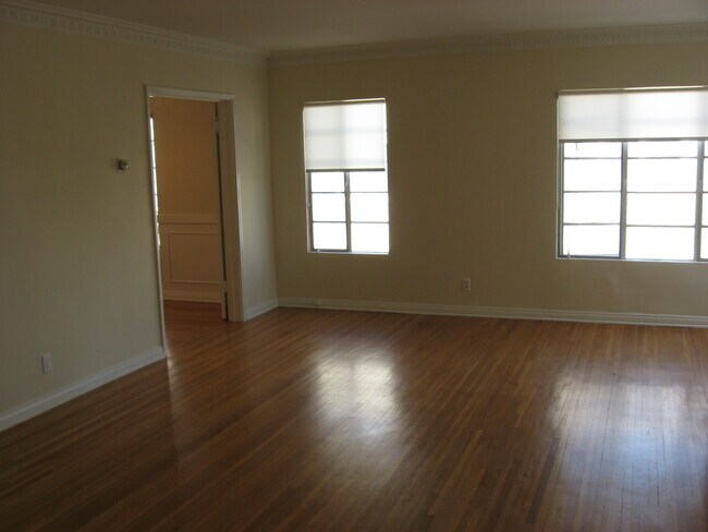 Living Room - 4623 Ambrose Ave