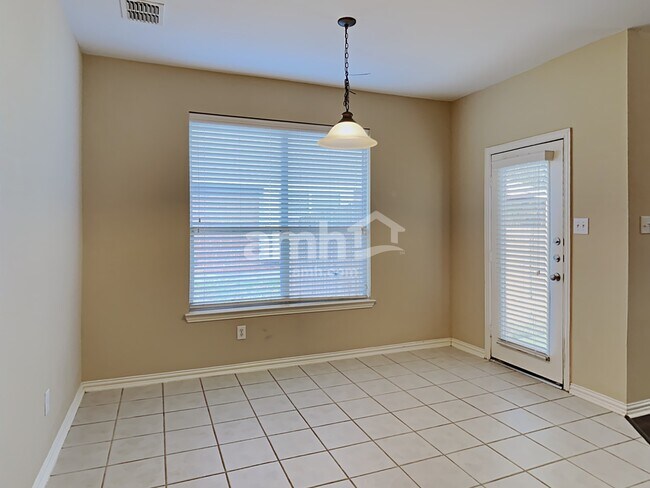 Building Photo - 1218 Kynette Dr