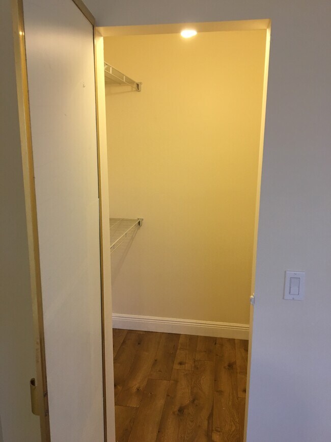 Foto del edificio - 5780 Fernley Dr W