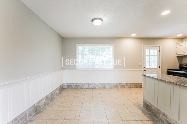 Building Photo - 204 Dolomite Dr