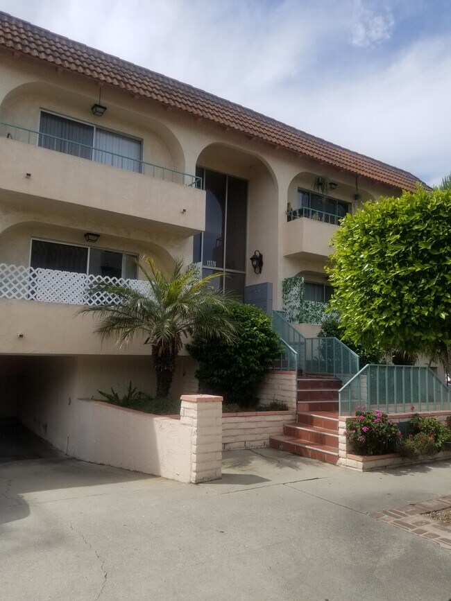 Building Photo - 12776 Caswell Ave