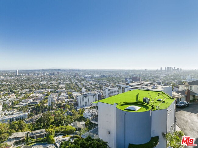 Foto del edificio - 8400 Franklin Ave