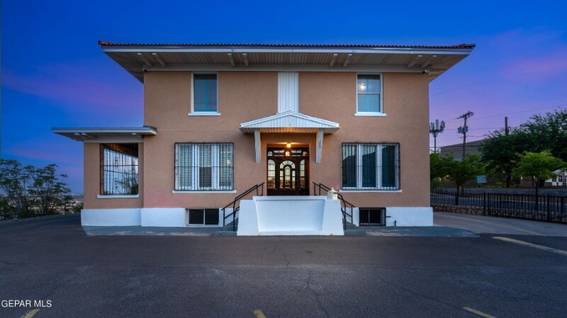 Foto del edificio - 1800 E Cliff Dr