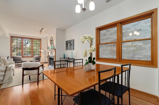 Foto del edificio - 1431 N Leavitt St