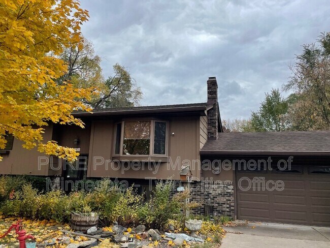 Foto del edificio - 1874 County Road D W