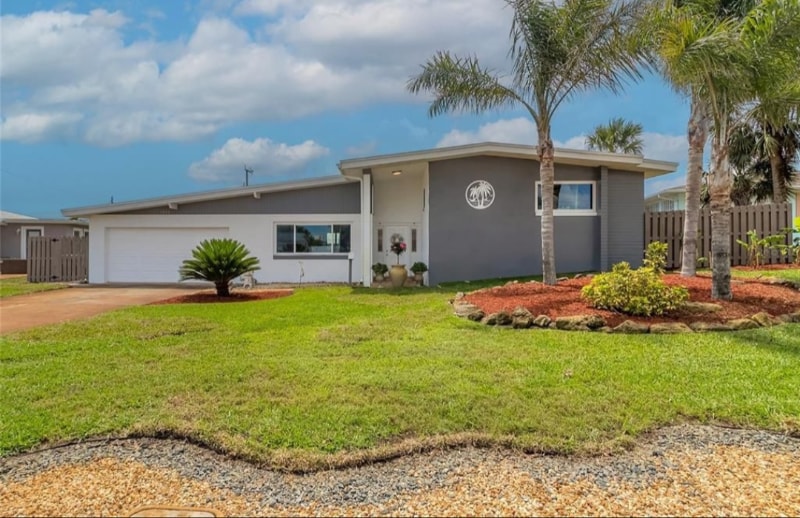 Primary Photo - 1030 Belaire Dr