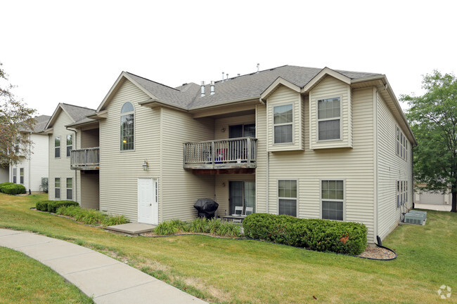 Building - Green Meadow Apartments