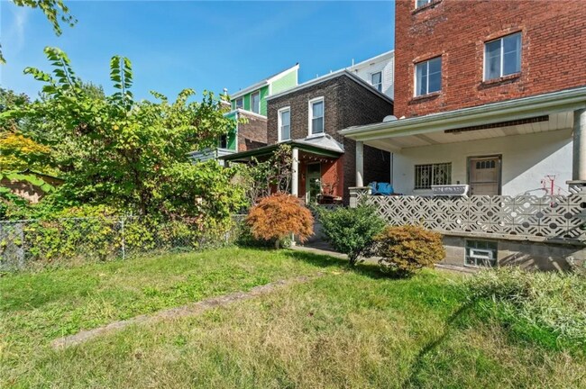 Foto del edificio - 3437 Parkview Ave