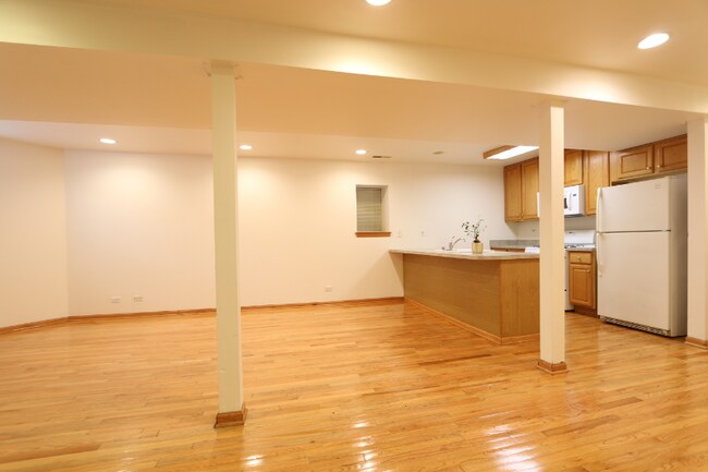Building Photo - 1222 W Flournoy St
