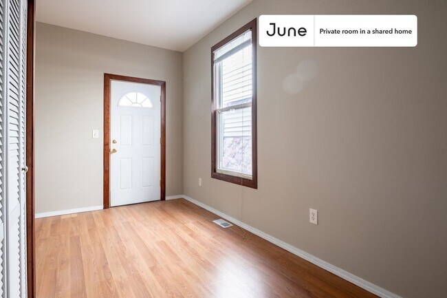 Foto del edificio - Room in Shared 4 bed/1 bath home