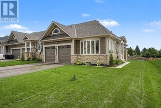 Building Photo - 553 Hudson Cres