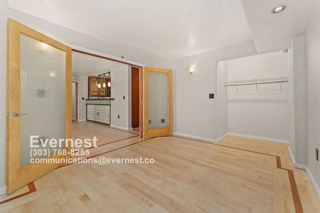Building Photo - 2-Bedroom, 2-Bathroom Apartment in the Hea...