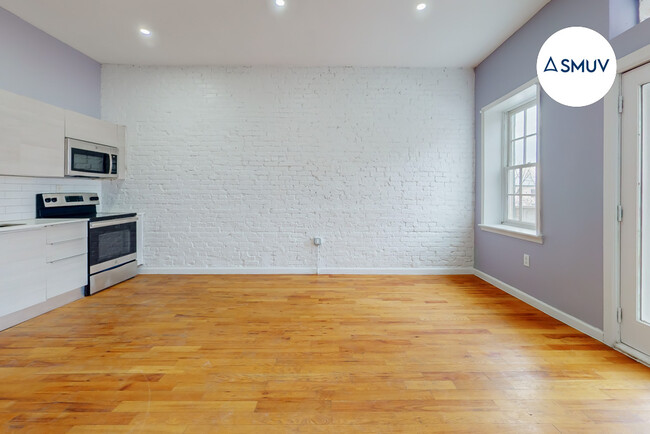 Building Photo - 7 N Carey St