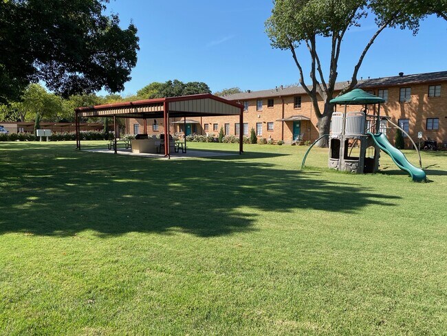 Foto del edificio - 3701 Southmoor Ln