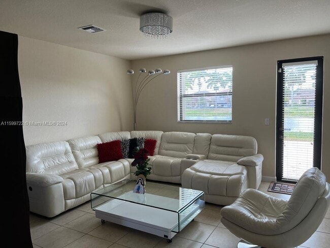 Building Photo - 4342 SW 164th Ct