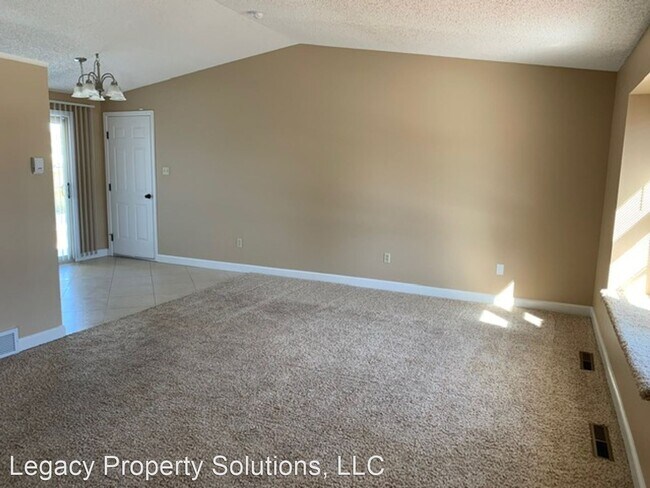 Building Photo - 4 br, 3 bath House - 4304 Hayes Avenue