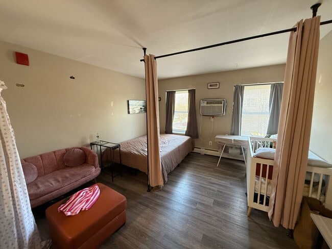 Interior Photo - 3069 Oakland