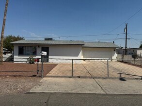 Building Photo - 1874 Montclair Dr