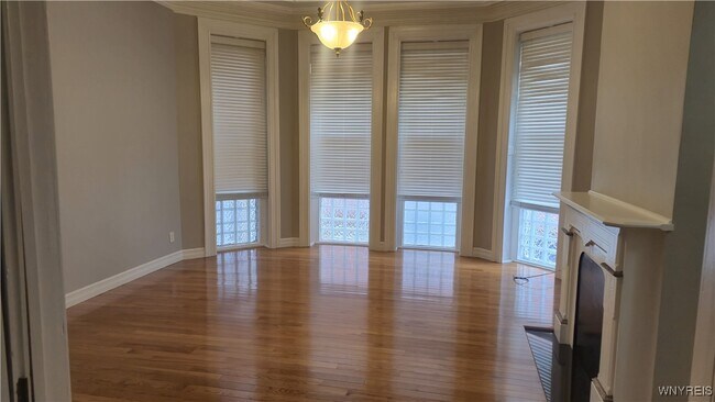 Foto del edificio - 900 Main St