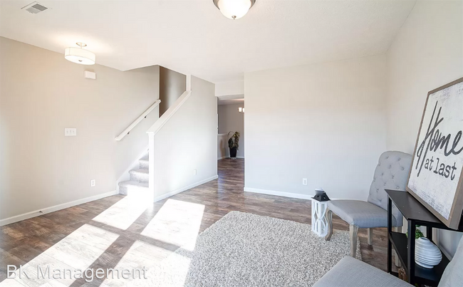 Building Photo - 4 br, 2.5 bath House - 3300 Maitland Drive