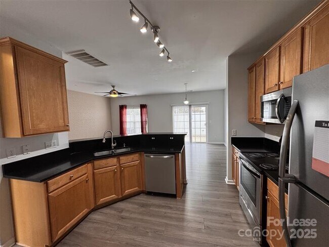 Building Photo - 2343 Calabassas Ln