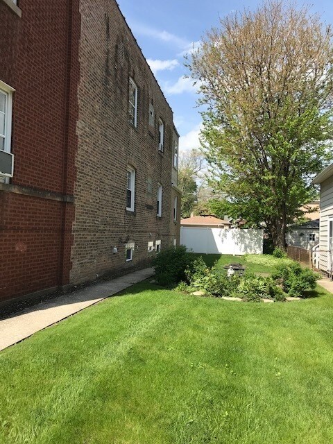 Building Photo - 925 Hannah Ave