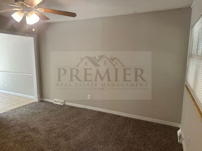 Building Photo - 16425 E 34th St Independence MO - Cute 3 b...