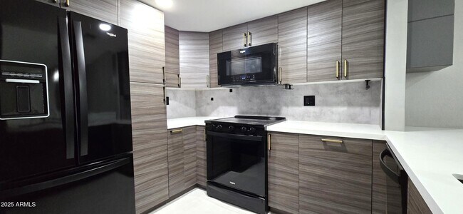 Foto del edificio - 1645 W Baseline Rd