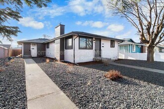 Building Photo - 508 E Rich Ave