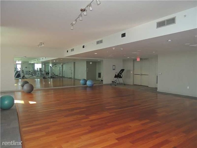 Foto del edificio - 2 br, 2.5 bath Condo - 7901 Hispanola Stun...