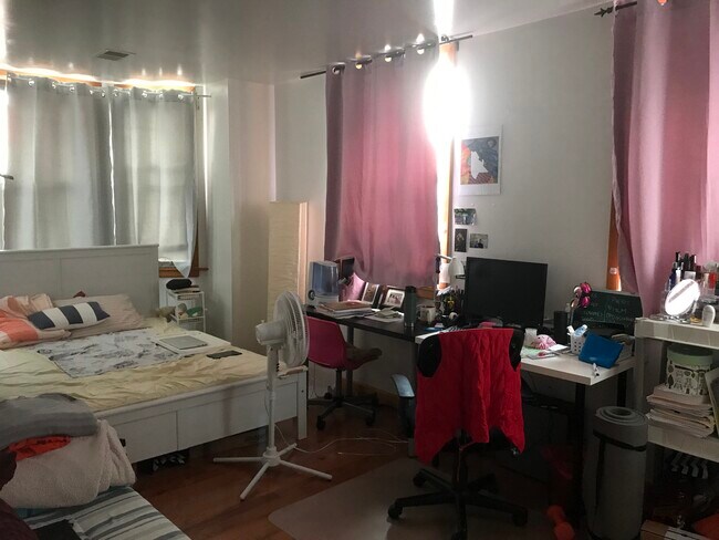 Foto del edificio - 214 N 10th St
