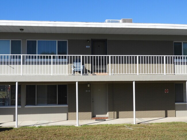 Building Photo - 800 N Fiske Blvd