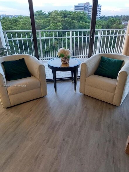 Foto del edificio - 2000 Towerside Terrace