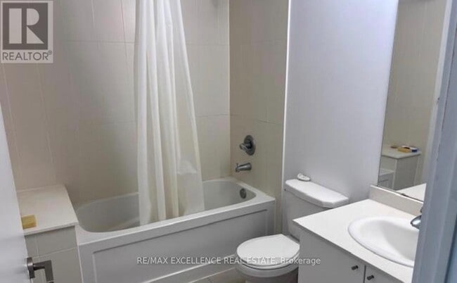 Building Photo - 3985 Grand Park Dr