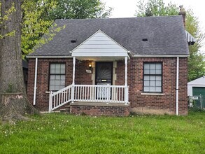 Building Photo - 6109 Farmbrook St