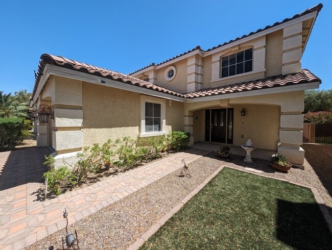 Building Photo - 10900 Royal Highlands St