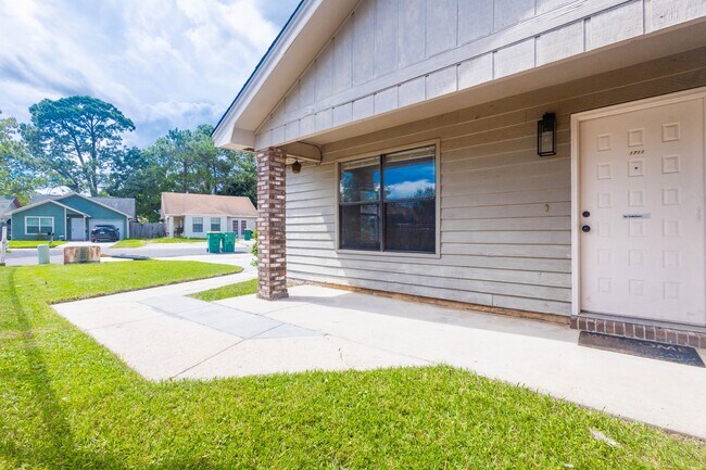 Building Photo - 1711 Bennetts End