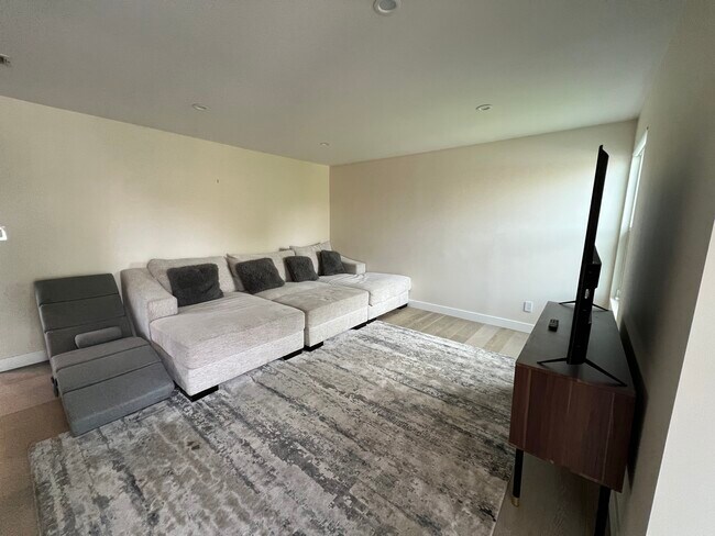 Foto del edificio - 1427 Walgrove Ave