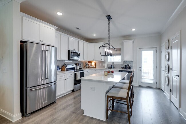 Foto del edificio - Townhome For Lease