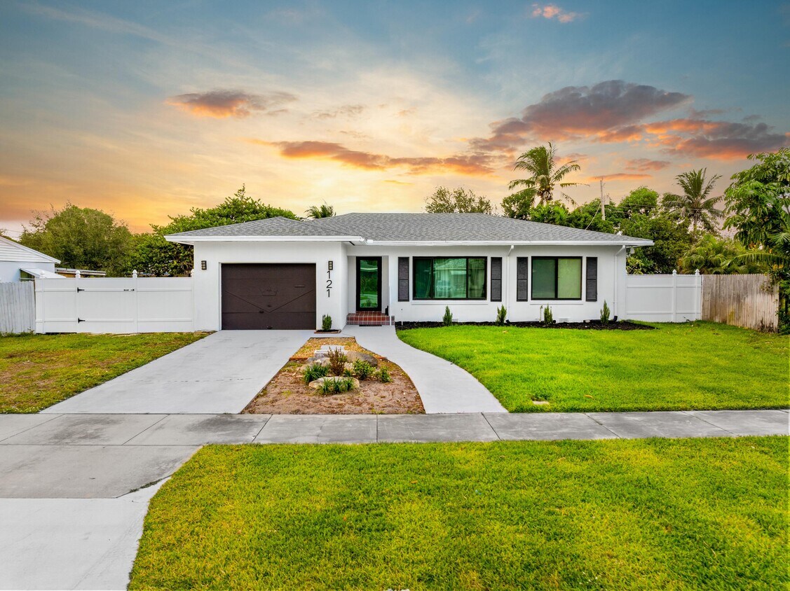 Foto principal - 121 Bayberry Dr