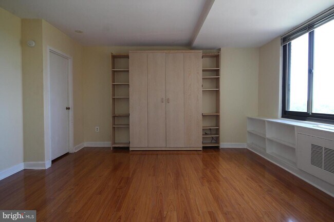 Foto del edificio - River Place #623-S